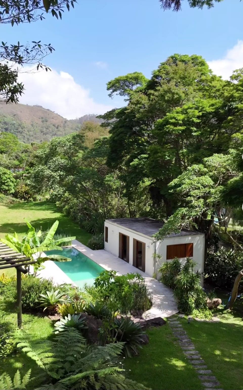 Linda Propriedade em Condomínio - Araras