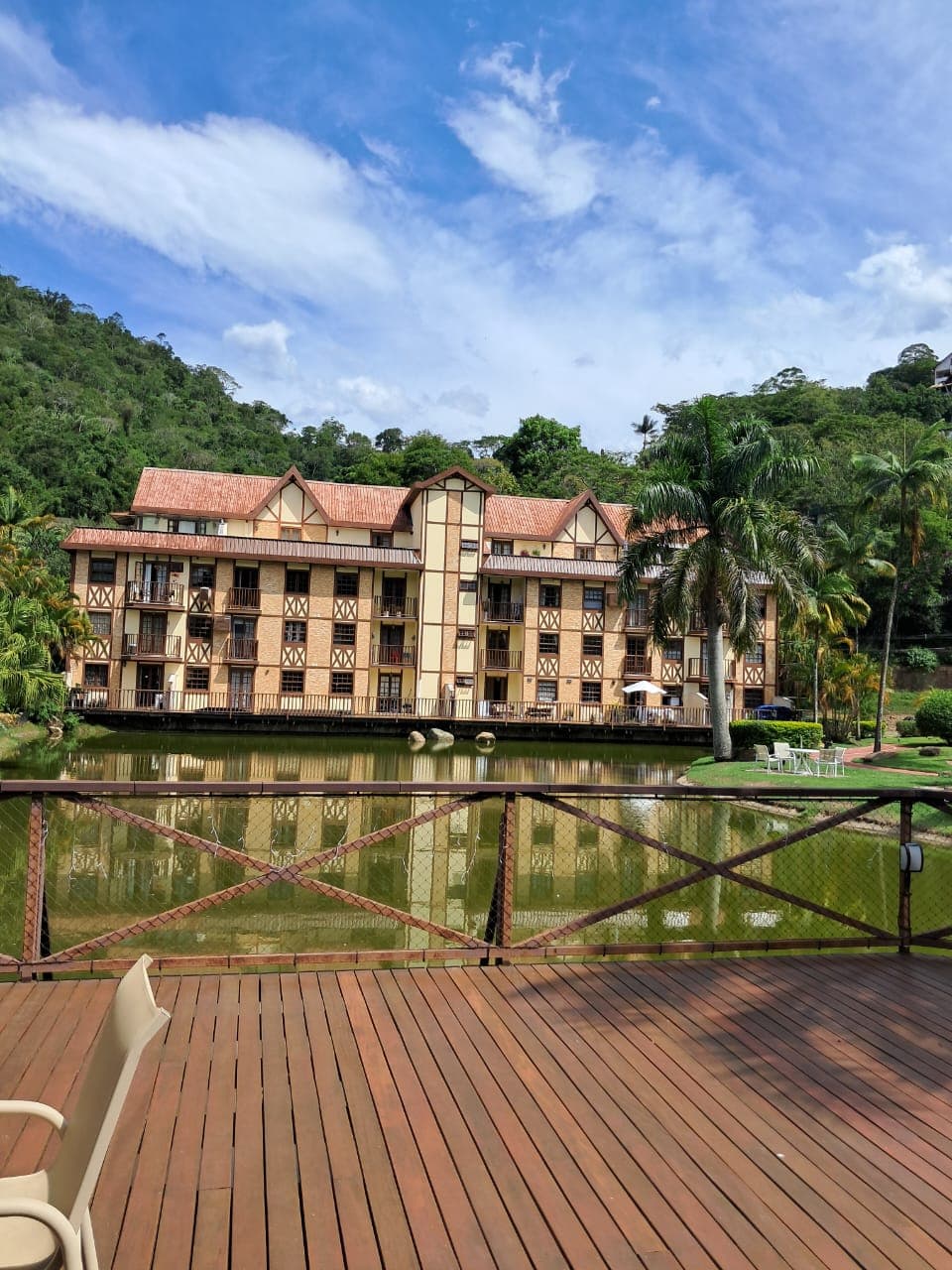 Apartamento no Coração de Itaipava com Vista para o Lago