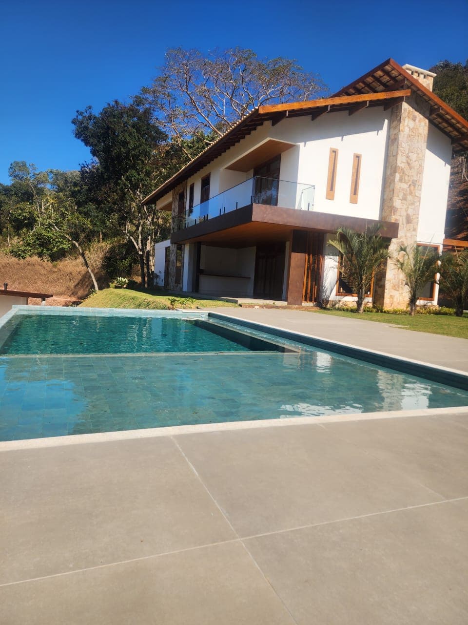 Casa Exclusiva em Itaipava – Alto Padrão em Condomínio