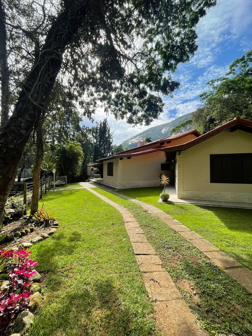 Propriedade Exclusiva em Araras – Petrópolis