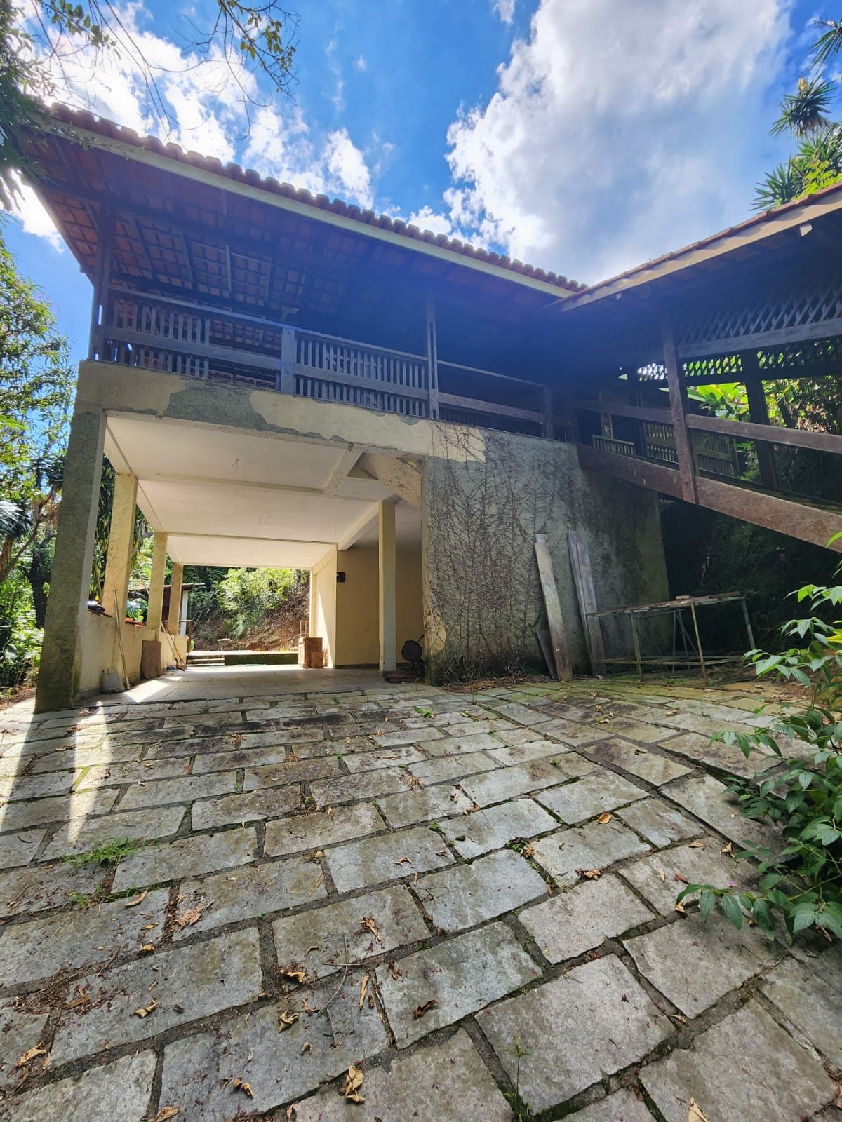 Excelente propriedade com riacho em Araras!