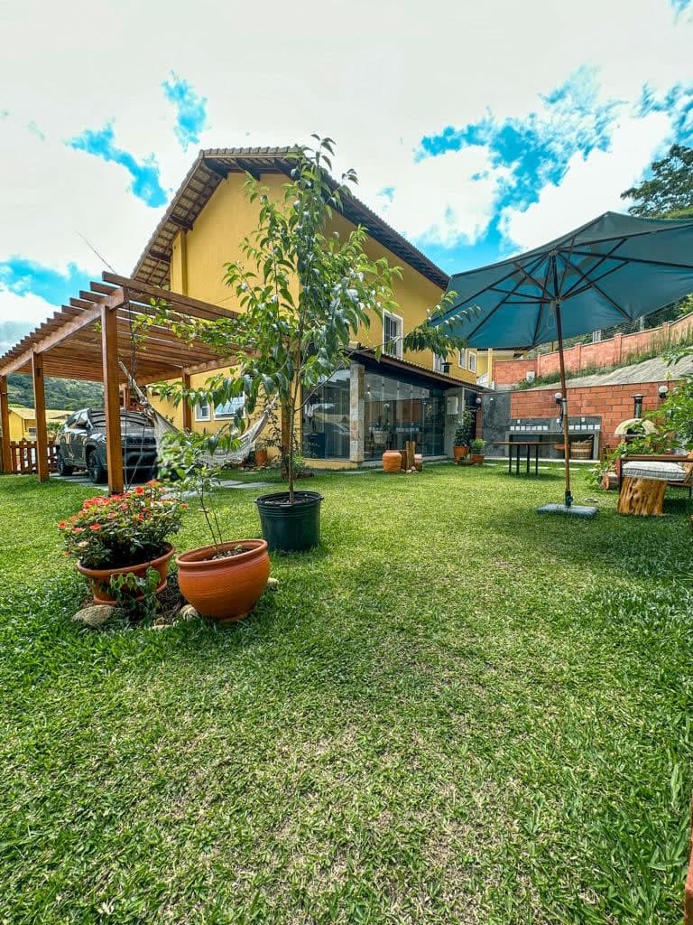 Casa dentro de Condomínio bem próximo a União e Industria em Itaipava - Petrópolis