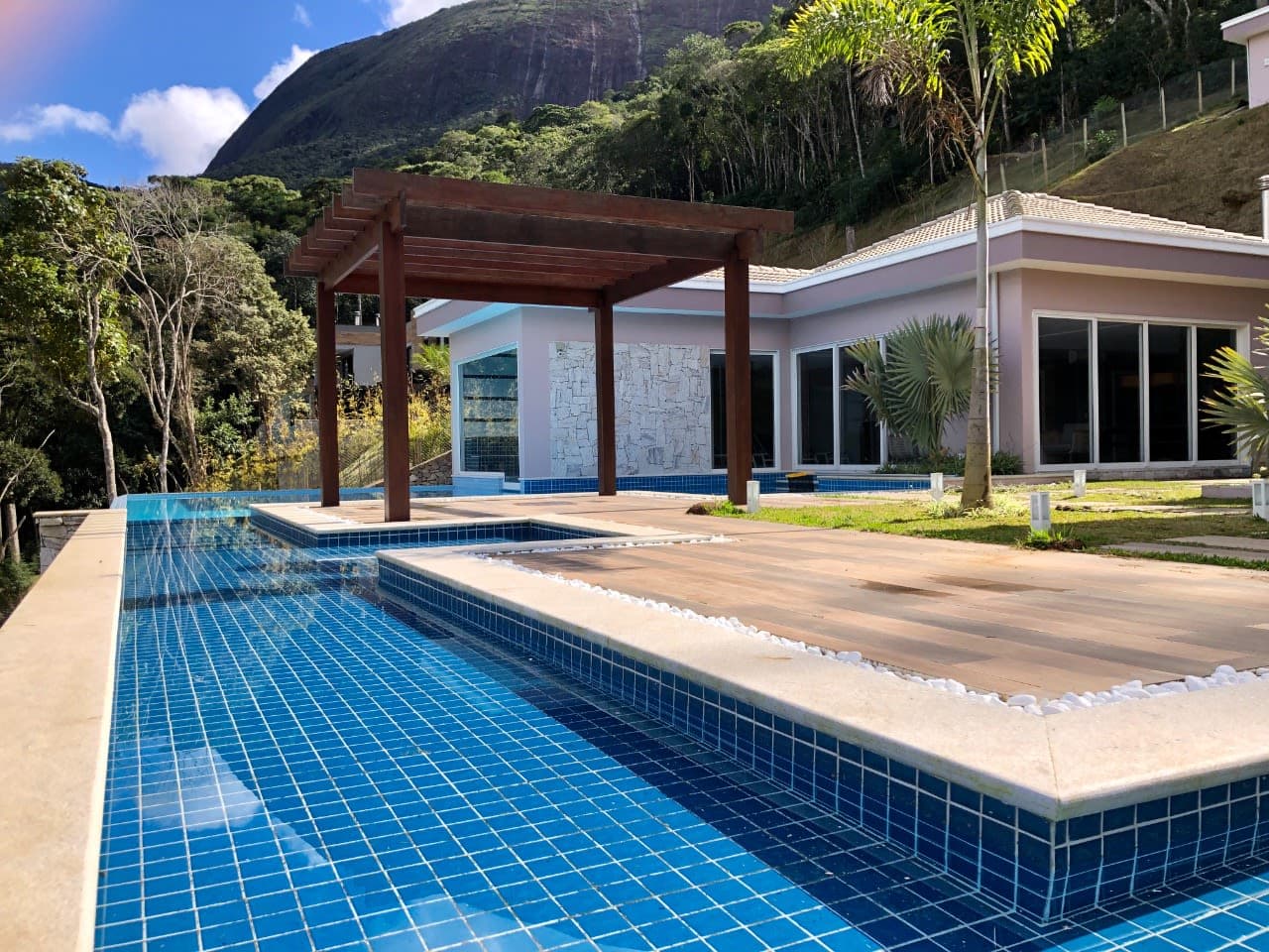 Casa Luxuosa em Condomínio - Araras