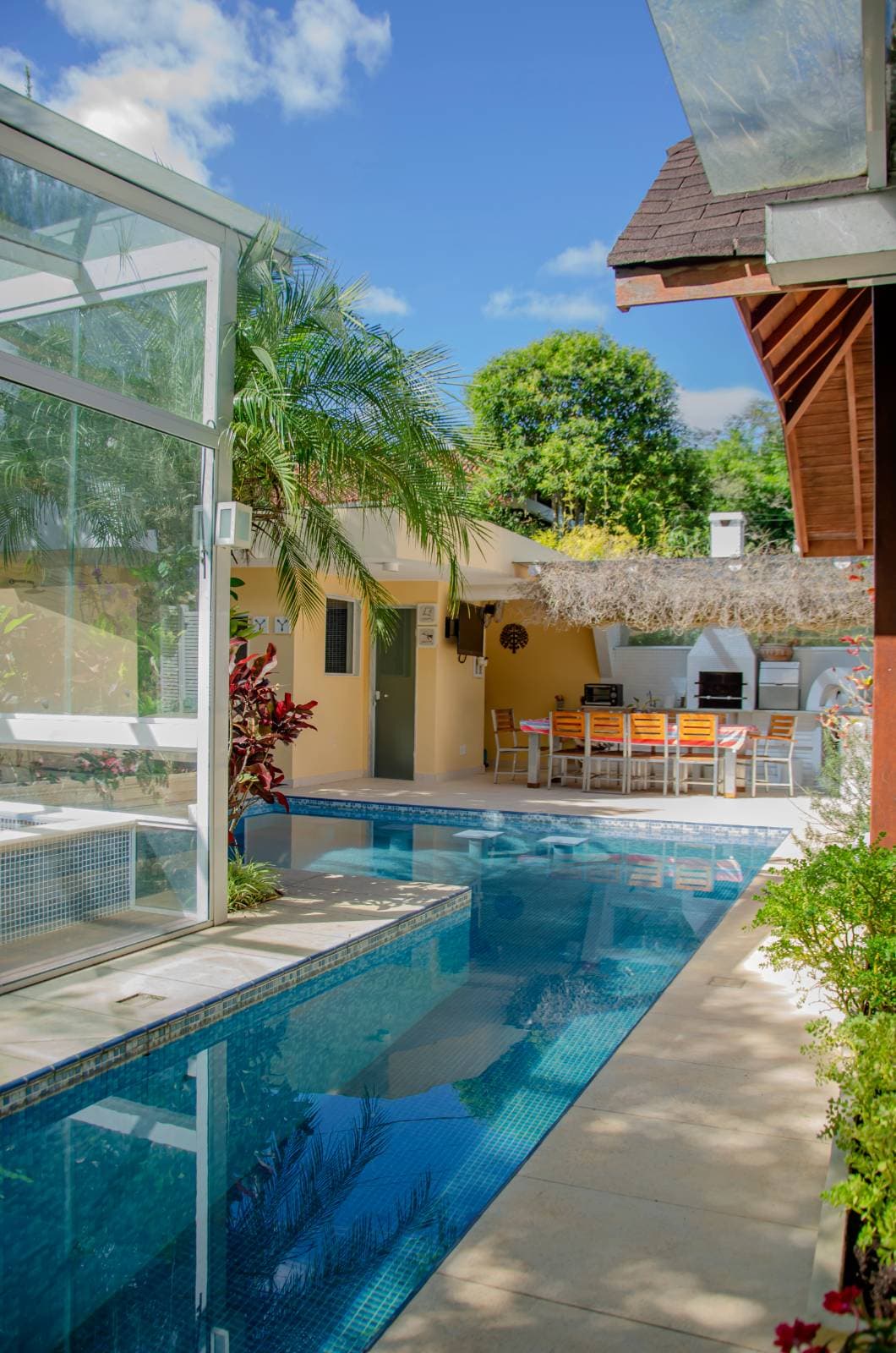 Casa maravilhosa, dentro de condomínio no centro de Itaipava.