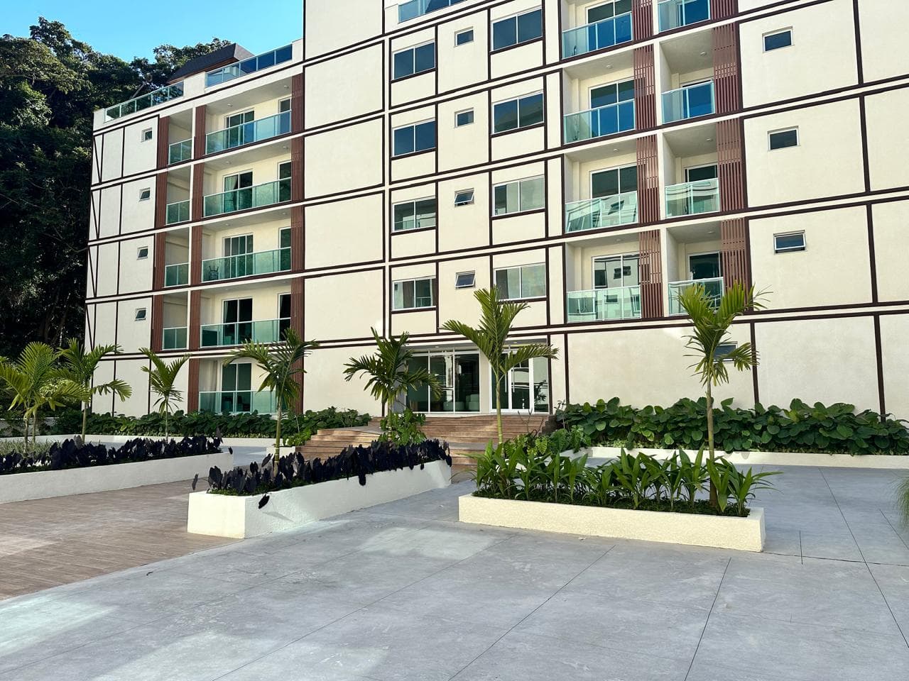 Apartamentos de 2 ou 3 quartos bem no centro de Itaipava!!