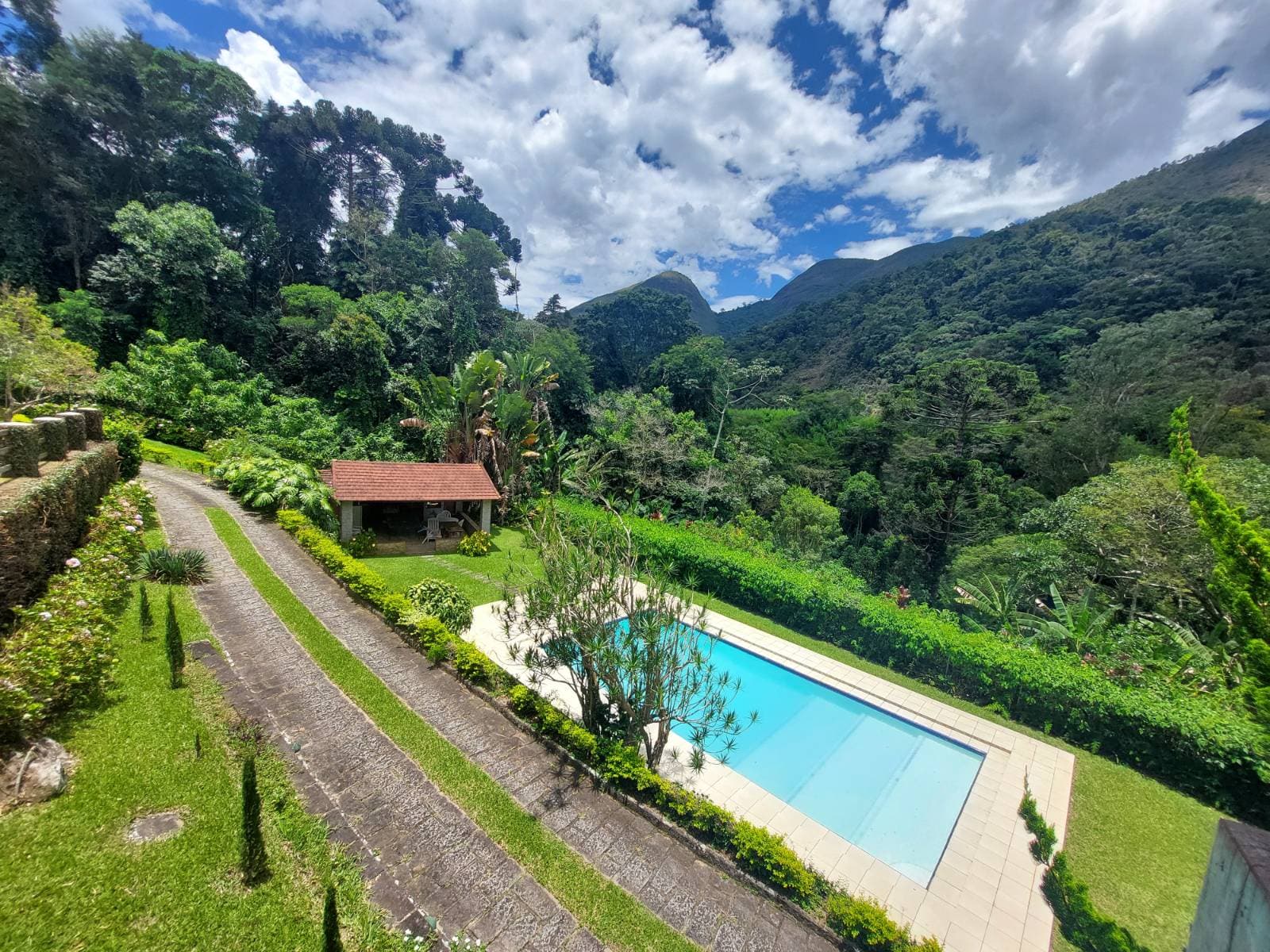 Sítio próximo ao centro de Itaipava.
