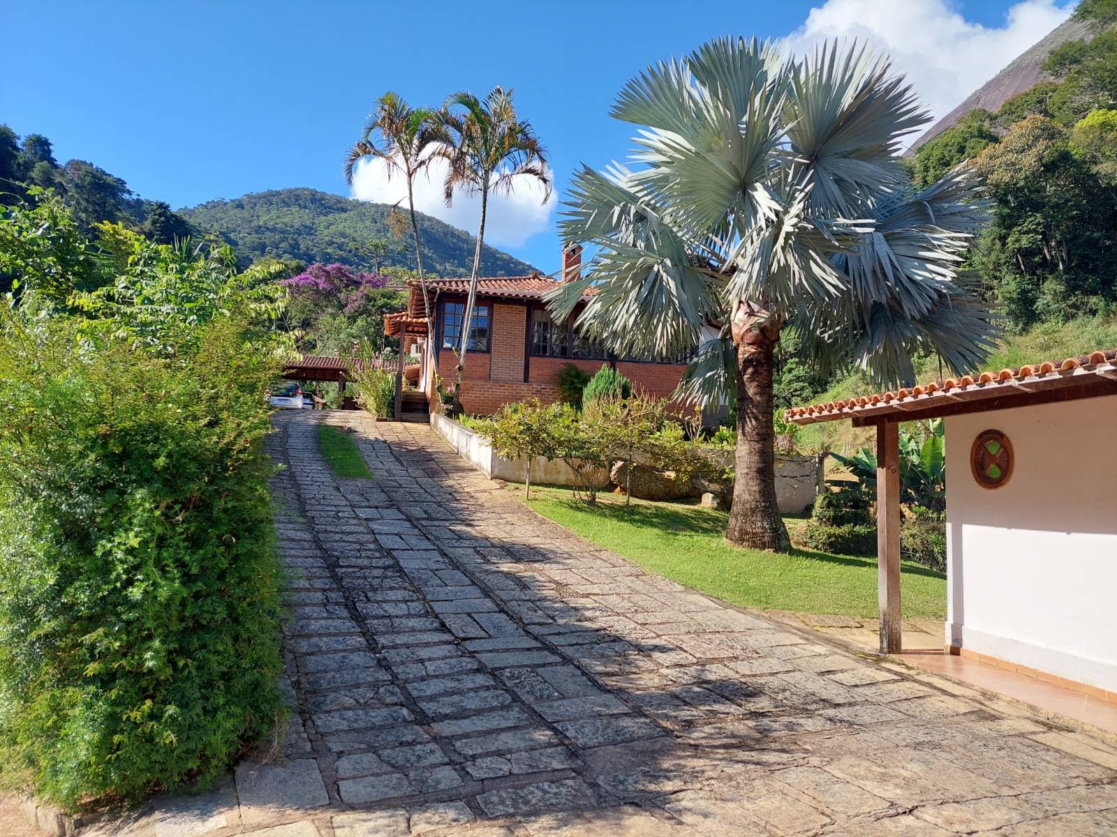 Maravilhoso sitio de 177.000m² com água potável em abundância em Itaipava.