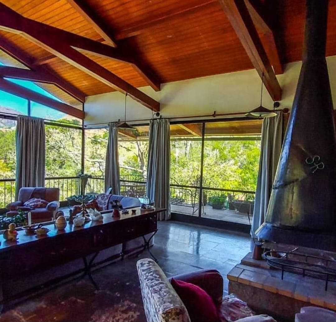 Lindo sítio em meio a natureza.